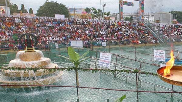 ஆதிசேஷன் மீது ஊர்வலம்