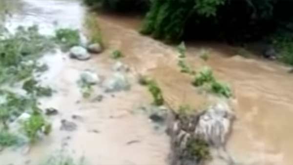 Dam shutter broke down across Cauvery Dam shutter broke down across Cauvery