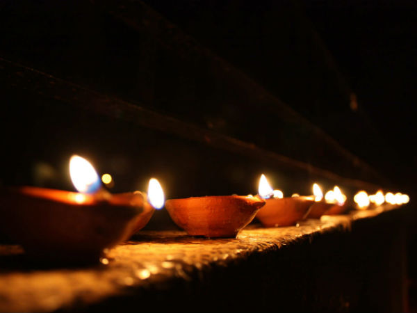 தென் திசையில் தீபம்