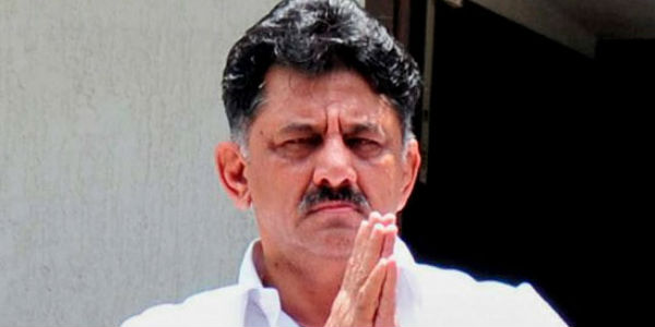 திகார் சிறையில் அடைப்பு