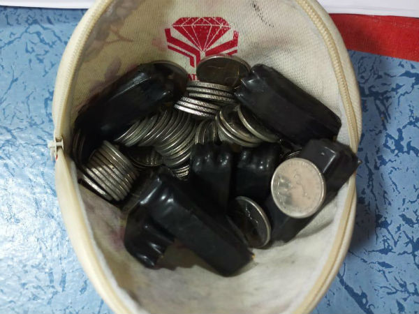 Rs.53.83 lakh worth of smuggling gold Coins seized in Trichy Rs.53.83 lakh worth of smuggling gold Coins seized in Trichy