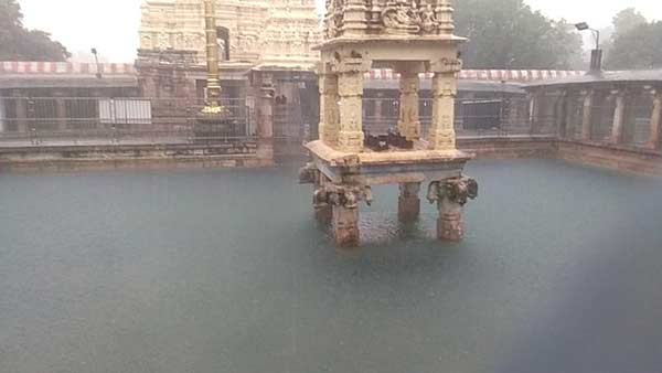 Flood water enters the premises of Mahanandiswara Swamy Temple in Kurnool district Flood water enters the premises of Mahanandiswara Swamy Temple in Kurnool district