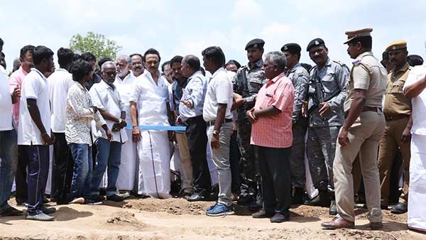 MK Stalin visits Keezhadi Excavation MK Stalin visits Keezhadi Excavation