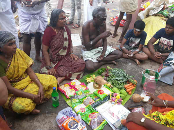 முன்னோர்களுக்குப் படையல்