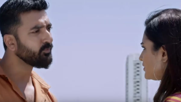 அவன் கையில்