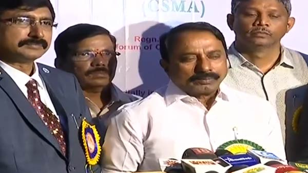 drunken officer to fight with reporters in the presence of minister sengottaiyan drunken officer to fight with reporters in the presence of minister sengottaiyan