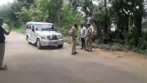 சாலைமறியல்