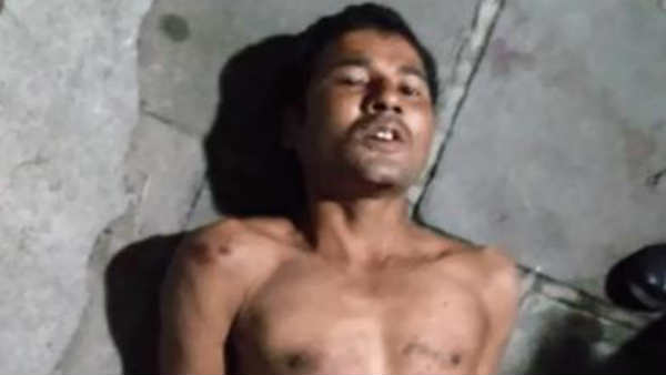 Young man biting policemans finger in Chennai Young man biting policemans finger in Chennai