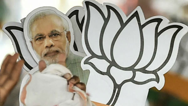 maharashtra election exit polls: ABP-CVoter prediction that bjp shiv sena alliance may win 204 seats maharashtra election exit polls: ABP-CVoter prediction that bjp shiv sena alliance may win 204 seats