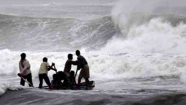 Cyclone kyarr: Seeman urges to rescue Kanyakumari fishermen Cyclone kyarr: Seeman urges to rescue Kanyakumari fishermen
