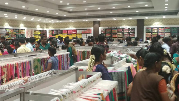 நெருங்கும் பண்டிகைகள்.. சுற்றுலா, ஷாப்பிங் செல்வதை தவிர்க்கவும்.. மக்களுக்கு மத்திய அரசு அறிவுரை 