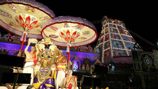 திருமலையில் குவிந்த பக்தர்கள்