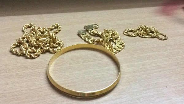 A bull ate about 40 grams of gold ornaments that belonged to a woman living in sirsa, Haryana A bull ate about 40 grams of gold ornaments that belonged to a woman living in sirsa, Haryana