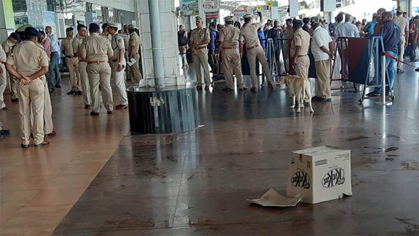 Karnataka: A man injured in explosion at Hubballi railway station Karnataka: A man injured in explosion at Hubballi railway station