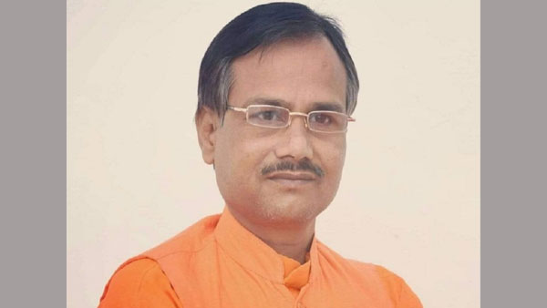 சமூக வலைதளத்தில் போலி அக்கவுண்ட்