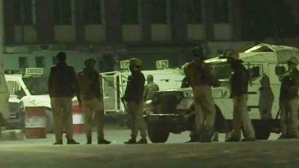 Jammu and Kashmir: 6 CRPF personnel injured in grenade attack Jammu and Kashmir: 6 CRPF personnel injured in grenade attack