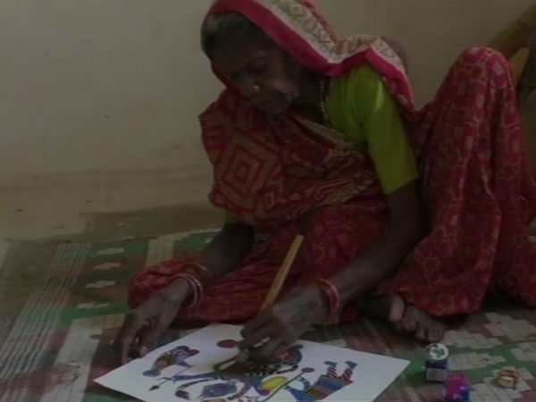 madhya pradesh old womans paintings displayed in italy madhya pradesh old womans paintings displayed in italy