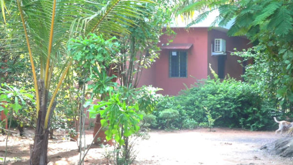 4 dead bodies found in locked house near Puduceherry 4 dead bodies found in locked house near Puduceherry