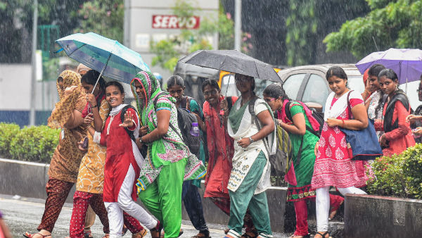 Heavy to very heavy rain is likely to occur at isolated places over 14 districts of tamilnadu Heavy to very heavy rain is likely to occur at isolated places over 14 districts of tamilnadu