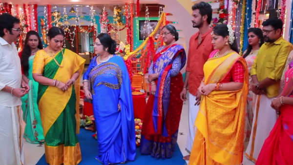 நீலக் கலர் புடவை