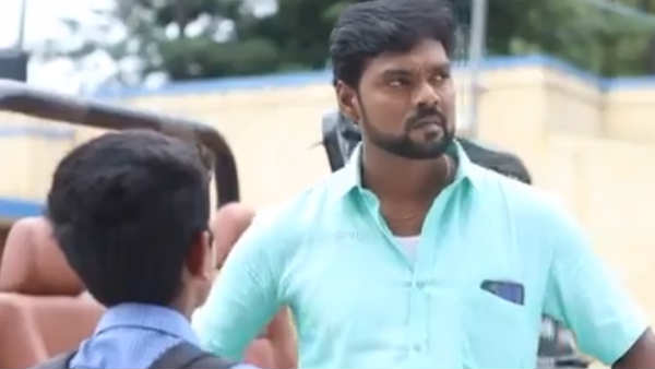 வேலு பேனர்
