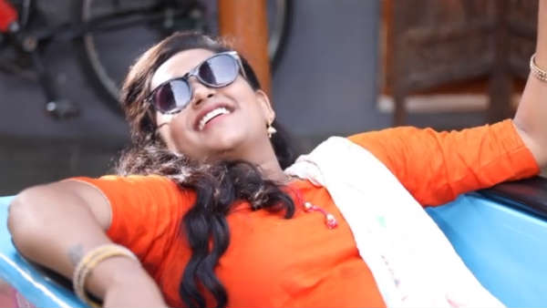படிச்சு வாங்கின பட்டம்னு