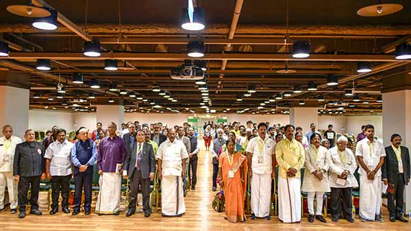 தமிழ் ஆர்வலர்கள்