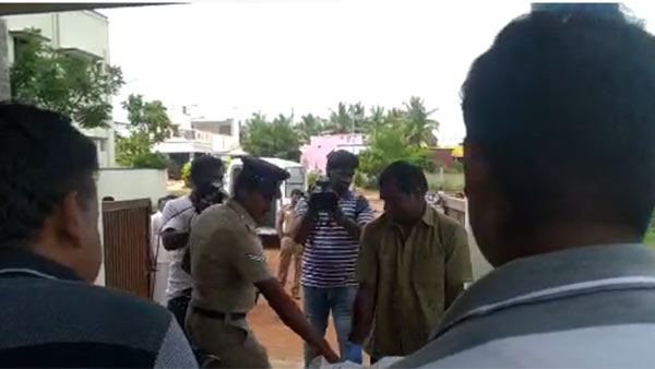 ரத்தக் கறைகள்