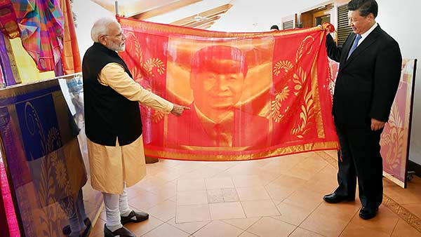 PM Modi, Xi Jinping on kovalam artefacts and handloom PM Modi, Xi Jinping on kovalam artefacts and handloom