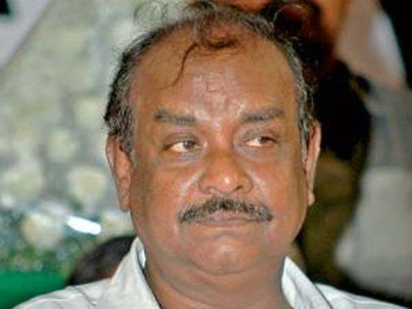 உறவினர்களுக்கு சீட்
