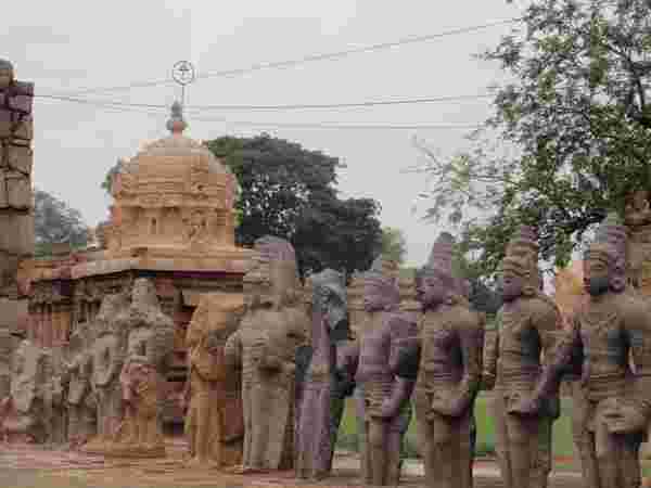 ராஜராஜனுக்கு மரியாதை