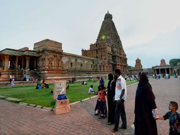 ஆயிரம் ஆண்டுகள் வரலாறு