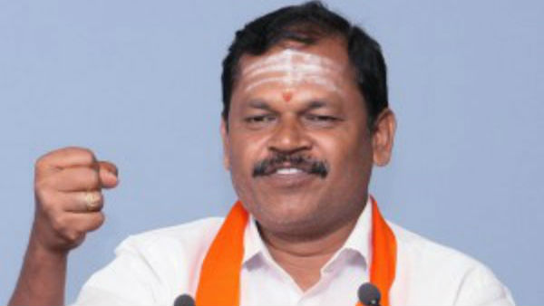 Arjun Sampath has been arrested for doing pooja for Thiruvalluvar statue Arjun Sampath has been arrested for doing pooja for Thiruvalluvar statue