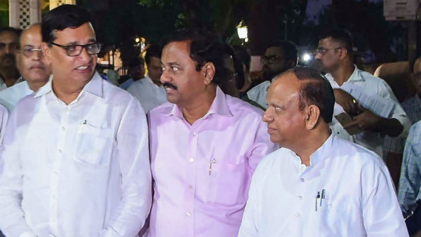 Maharashtra Congress Moves All MLAs to Jaipur Resort Maharashtra Congress Moves All MLAs to Jaipur Resort
