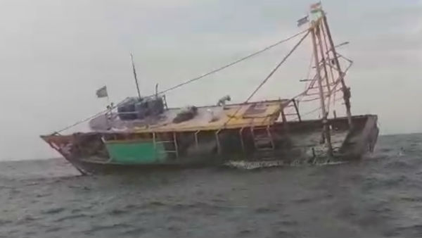 fishing boat drowned in puducherry sea fishing boat drowned in puducherry sea