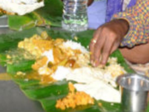 வாழை இலை சாப்பாடு