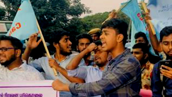 பத்மநாபனை கைது செய்யுங்கள்.. பாத்திமாவிற்காக ஸ்டாலின் குரல் தர வேண்டும்..கேரளாவில் பெரும் போராட்டம் 