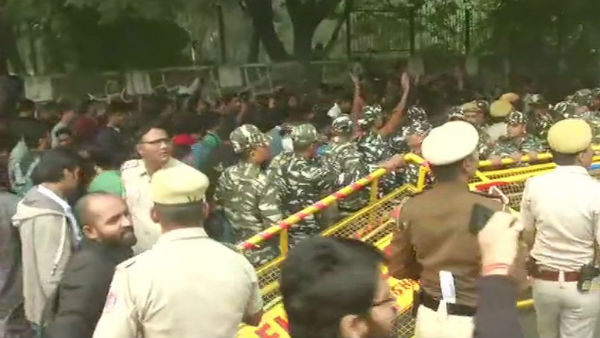 JNU Students demand to Rollback 300% fee hike JNU Students demand to Rollback 300% fee hike