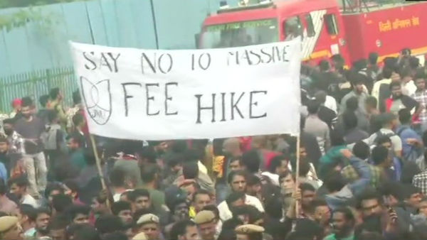 பட்டமளிப்பு விழா புறக்கணிப்பு