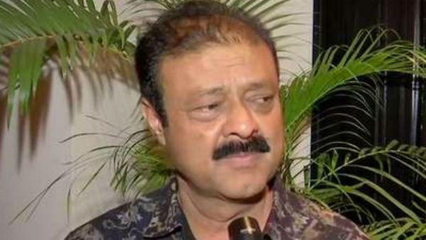 செருப்பு வீச்சு
