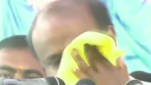 மும்முனை போட்டி