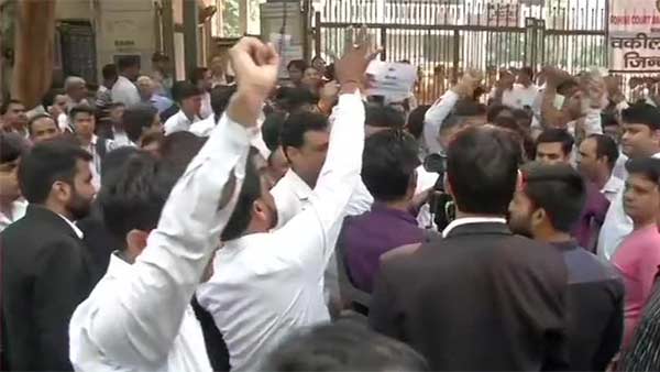 Lawyers strike enters third day in Delhi Lawyers strike enters third day in Delhi