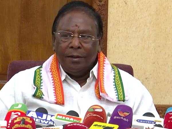 கருணாநிதி சிலை