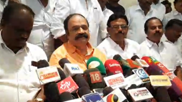 அதிமுகவில் இணையவில்லை