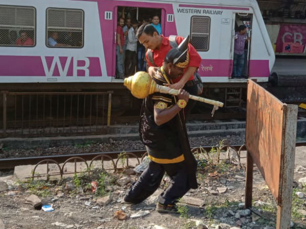If you cross the track in an unauthorized way in mumbai, Yamraj will find you and teach you a lesson If you cross the track in an unauthorized way in mumbai, Yamraj will find you and teach you a lesson