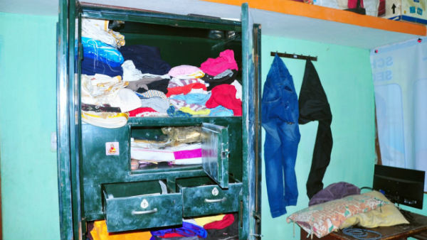 thieves loot house in puducherry thieves loot house in puducherry