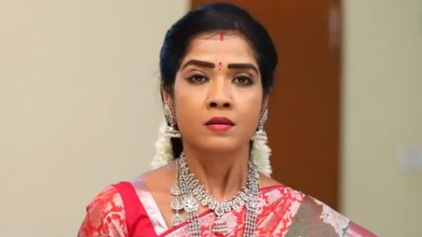அறைக்குள் சந்திரன்