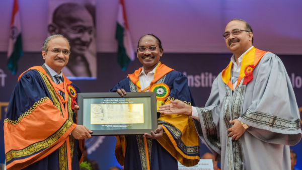 விண்வெளிக்கு வீரர்கள்