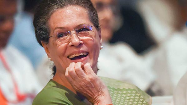 Sonia Gandhi, NCP welcomes Supreme Courts order to conduct the floor test in Maharashtra tomorrow Sonia Gandhi, NCP welcomes Supreme Courts order to conduct the floor test in Maharashtra tomorrow