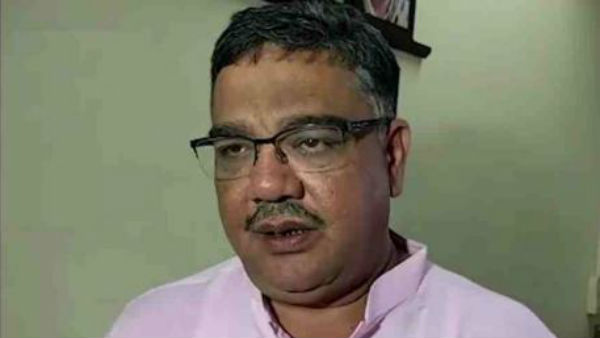 Former Congress Minister Tanveer Sait attacked in Mysuru Former Congress Minister Tanveer Sait attacked in Mysuru